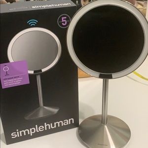 Simple human mirror